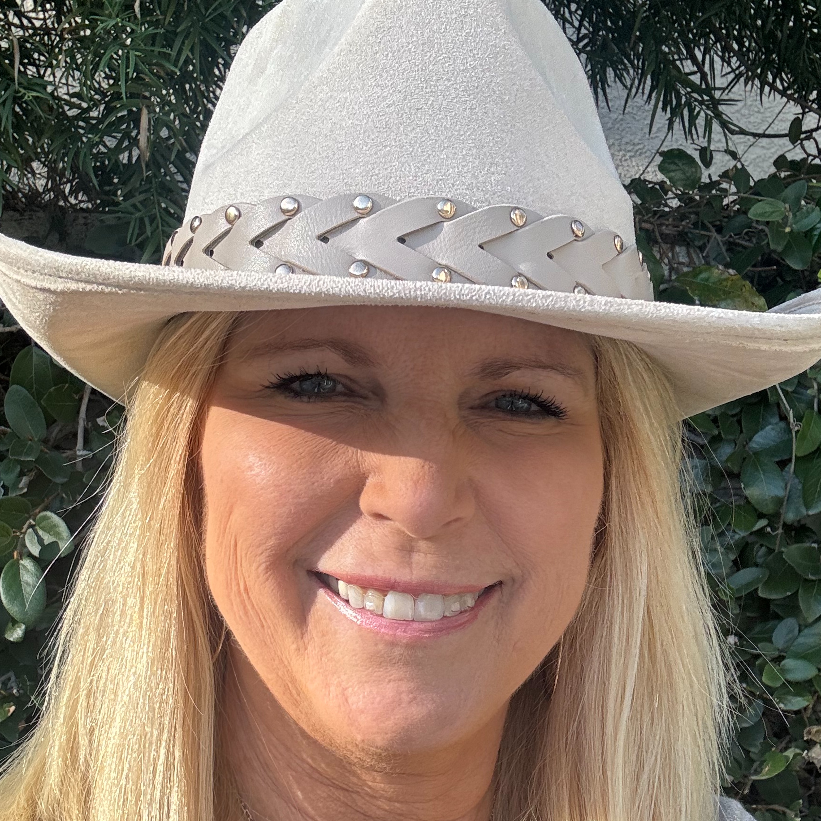 Donna Hartman user profile